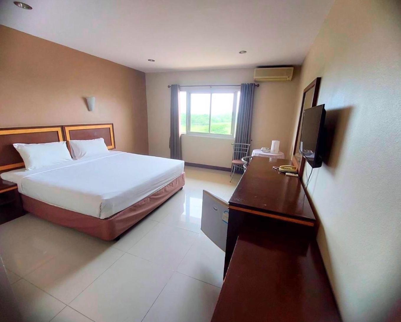 Kp Hotel Udonthani Kumphawapi Extérieur photo